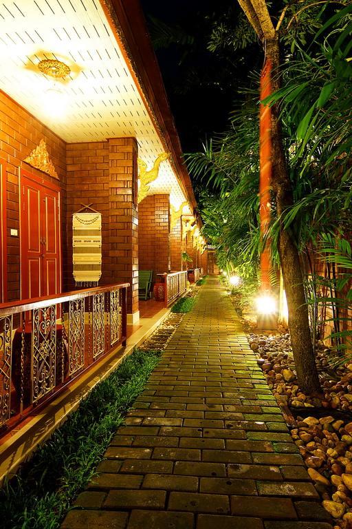 Irawadee Resort Mae Sot Buitenkant foto