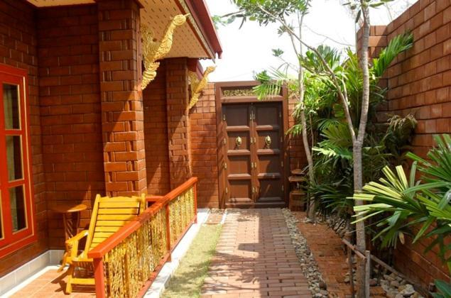 Irawadee Resort Mae Sot Buitenkant foto