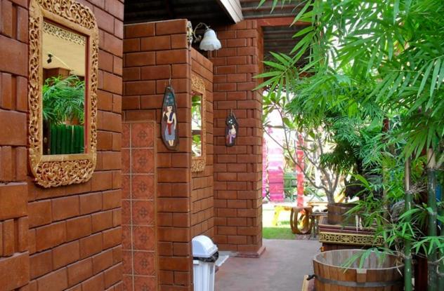 Irawadee Resort Mae Sot Buitenkant foto