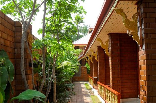 Irawadee Resort Mae Sot Buitenkant foto