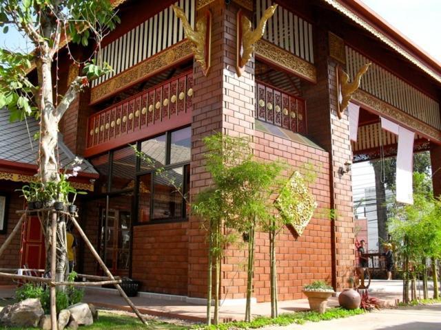 Irawadee Resort Mae Sot Buitenkant foto