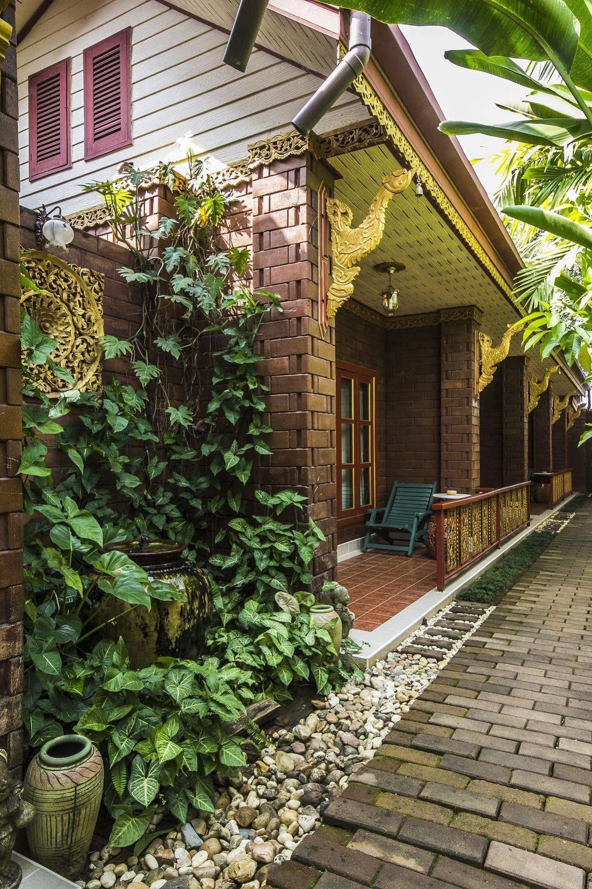 Irawadee Resort Mae Sot Buitenkant foto